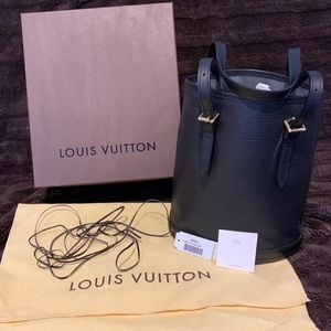 Louis Vuitton Petite Bucket Black Leather